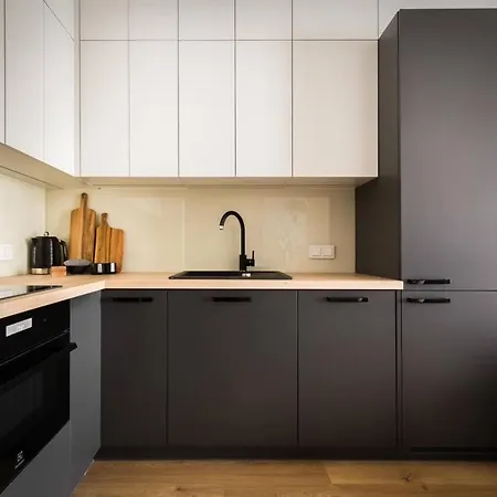 Cozy Family With Parking & Balcony Varsovia